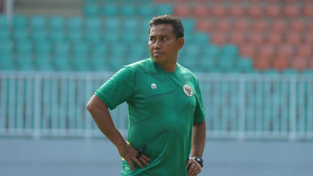 Ragukan Bima Sakti Latih Timnas U-17, Pendapat Erick Thohir